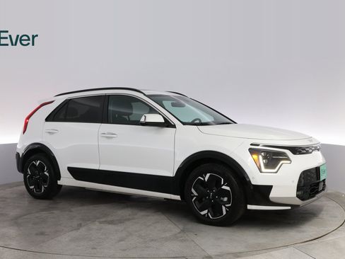 Used 2023 Kia Niro Wave w/ Wave Preserve Package image 5