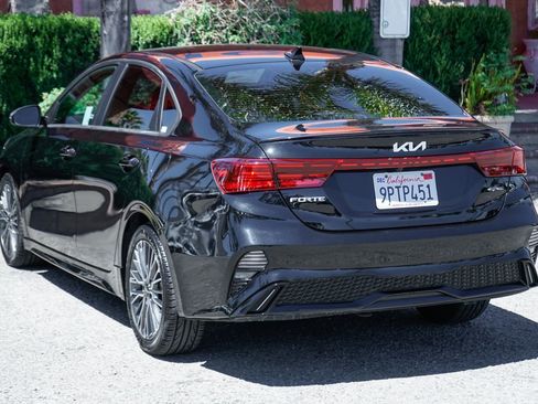 Used 2022 Kia Forte GT-Line w/ GT-Line Premium Package FWD image 6