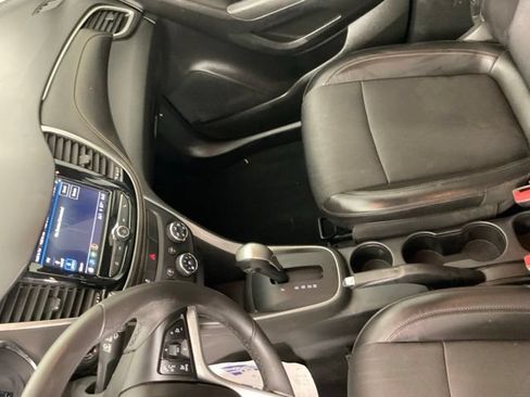 Used 2018 Chevrolet Trax LT w/ LT Convenience Package FWD image 19