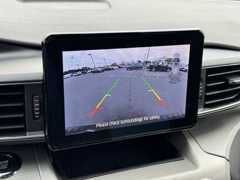 Certified 2022 Ford Explorer XLT w/ Equipment Group 202A image 27