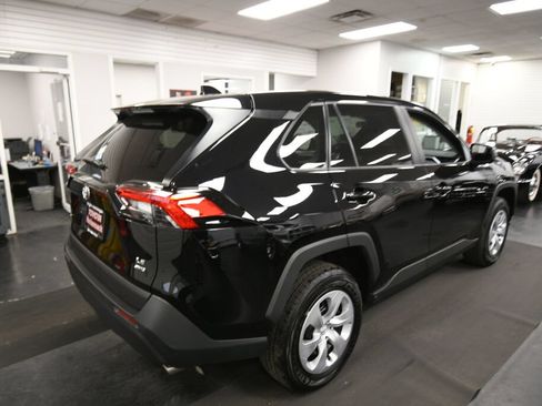 Certified 2025 Toyota RAV4 LE AWD/4WD image 7
