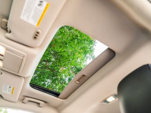 Used 2010 Ford Taurus SHO image 73