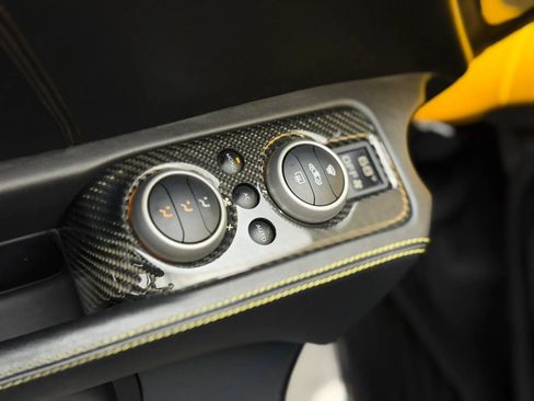 Used 2015 McLaren 650S Spider RWD image 30