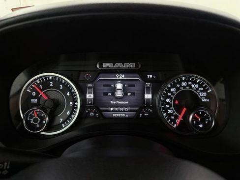 Used 2022 RAM 1500 Big Horn AWD/4WD image 26
