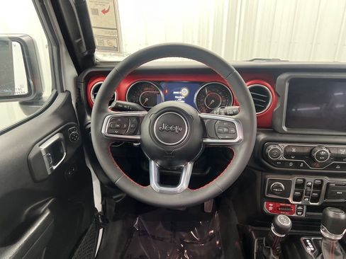 Used 2023 Jeep Wrangler Unlimited Rubicon image 14