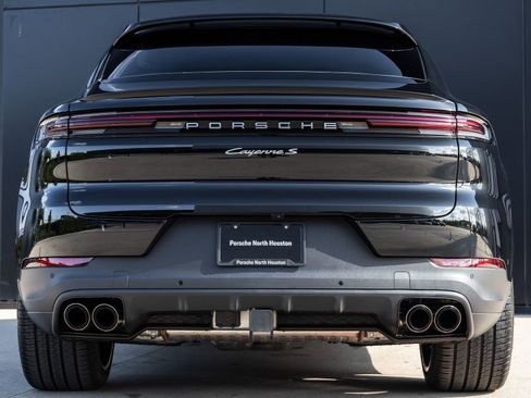 Certified 2025 Porsche Cayenne S AWD/4WD image 10