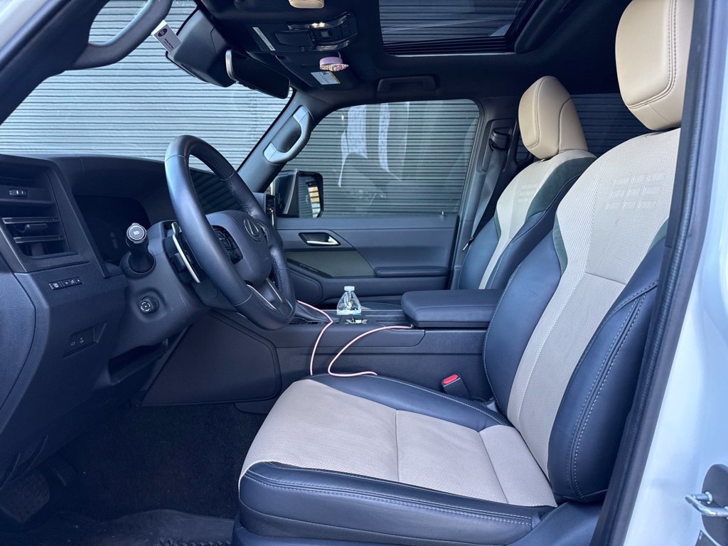 Used 2024 Lexus GX 550 AWD/4WD image 6