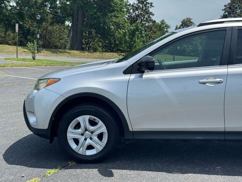 Used 2013 Toyota RAV4 LE AWD/4WD image 7