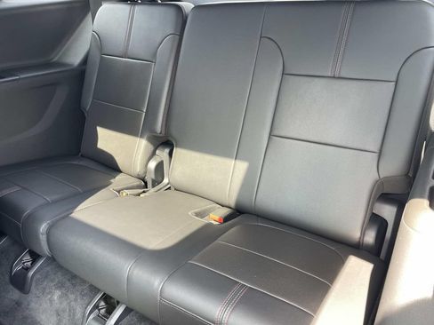 Used 2023 Chevrolet Traverse RS w/ LPO, Floor Liner Package AWD/4WD image 13