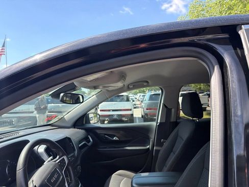 Used 2024 GMC Terrain SLE AWD/4WD image 17