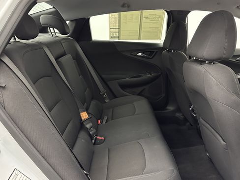 Used 2024 Chevrolet Malibu LT image 32