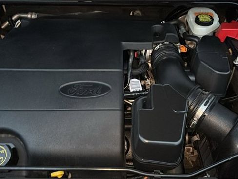 Used 2017 Ford Explorer XLT w/ Equipment Group 202A image 32