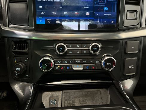 Used 2022 Ford F150 Lariat w/ Equipment Group 502A High AWD/4WD image 23