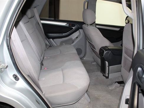 Used 2007 Toyota 4Runner SR5 AWD/4WD image 25