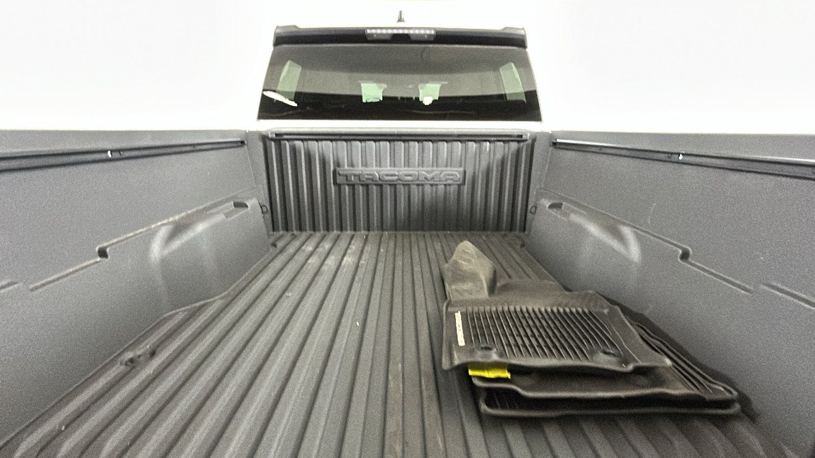 Used 2024 Toyota Tacoma SR AWD/4WD image 34
