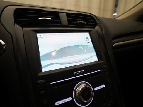 Used 2017 Ford Fusion Titanium image 21