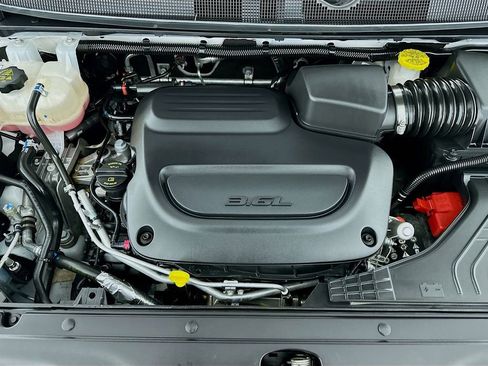 Certified 2025 Chrysler Pacifica Select image 41