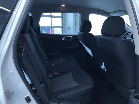 Used 2017 Nissan Pathfinder S image 21