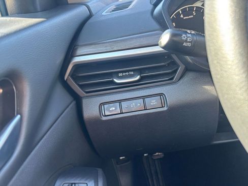 Used 2025 Nissan Altima 2.5 SV FWD image 34