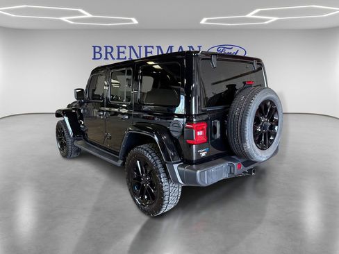 Used 2022 Jeep Wrangler Unlimited Sahara w/ Cold Weather Group AWD/4WD image 7