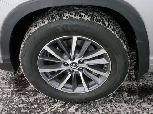 Used 2018 Toyota Highlander XLE image 15