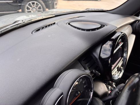 Used 2019 MINI Cooper Convertible w/ Signature Upholstery Package image 24