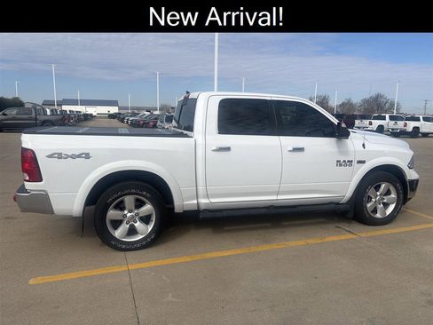 Used 2018 RAM 1500 SLT image 1