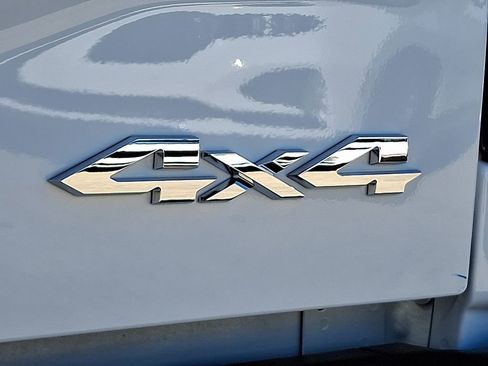 Used 2024 RAM 2500 Tradesman w/ Chrome Appearance Group image 31