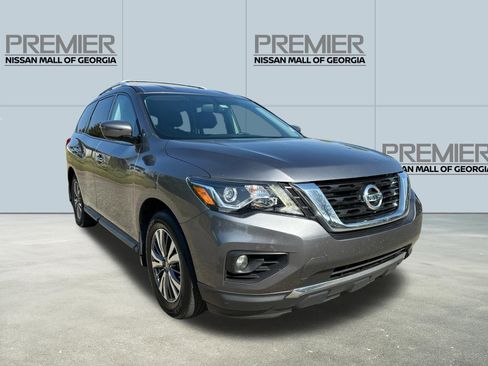 Used 2017 Nissan Pathfinder SV w/ SV Tech Package image 3