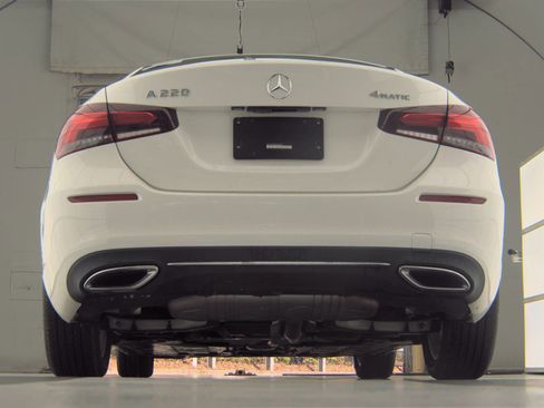 Used 2022 Mercedes-Benz A 220 4MATIC w/ Premium Package Lite image 10