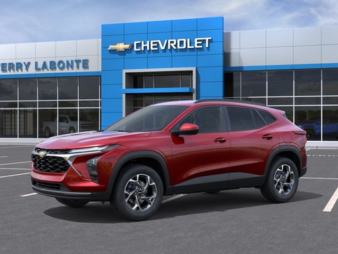New 2026 Chevrolet Trax LT w/ Driver Confidence Package FWD image 3