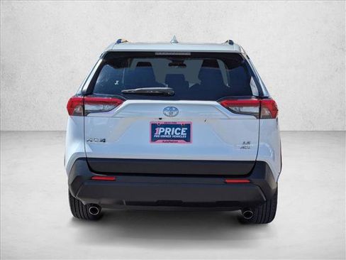 Used 2019 Toyota RAV4 LE w/ Carpet Mat Package image 7