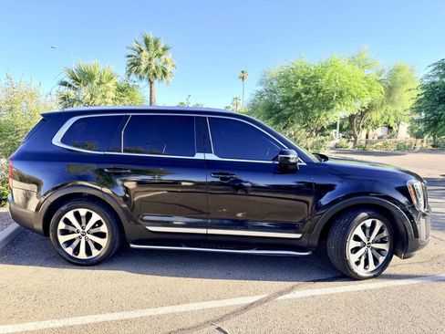 Used 2020 Kia Telluride EX w/ EX Premium Package FWD image 9