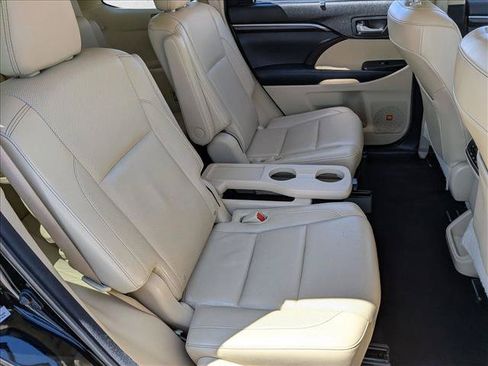 Used 2014 Toyota Highlander Limited FWD image 22