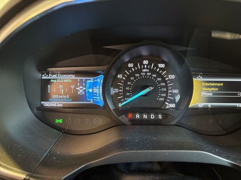 Used 2018 Ford Edge Titanium w/ Equipment Group 301A AWD/4WD image 16