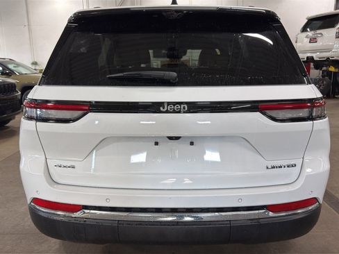Used 2024 Jeep Grand Cherokee Limited w/ Luxury Tech Group II image 5