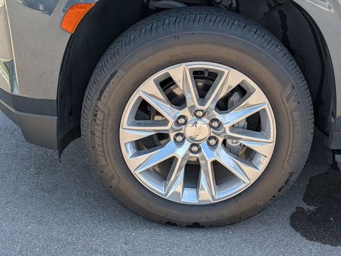 Used 2021 Chevrolet Tahoe Premier w/ Premium Package AWD/4WD image 10