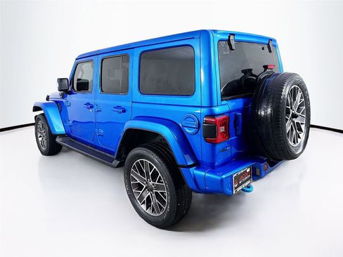 Used 2022 Jeep Wrangler Unlimited Sahara image 5