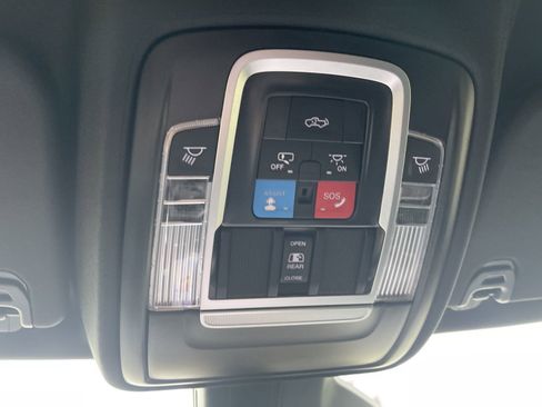 Used 2025 RAM 1500 Laramie w/ Sport Appearance Package AWD/4WD image 33