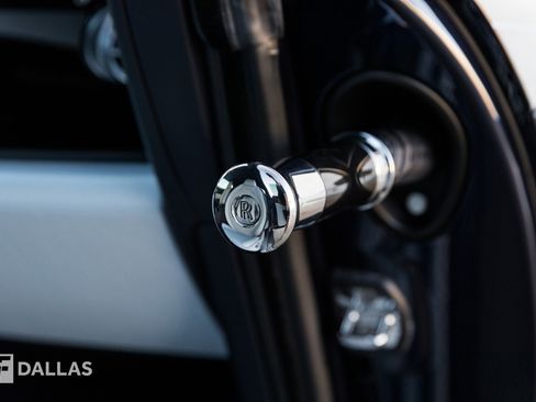 Used 2020 Rolls-Royce Wraith image 35