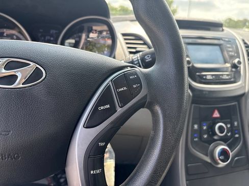 Used 2016 Hyundai Elantra SE w/ Option Group 02 FWD image 22