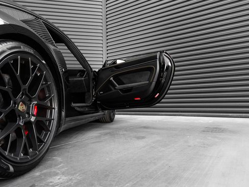 Certified 2023 Porsche 911 Carrera GTS RWD image 34