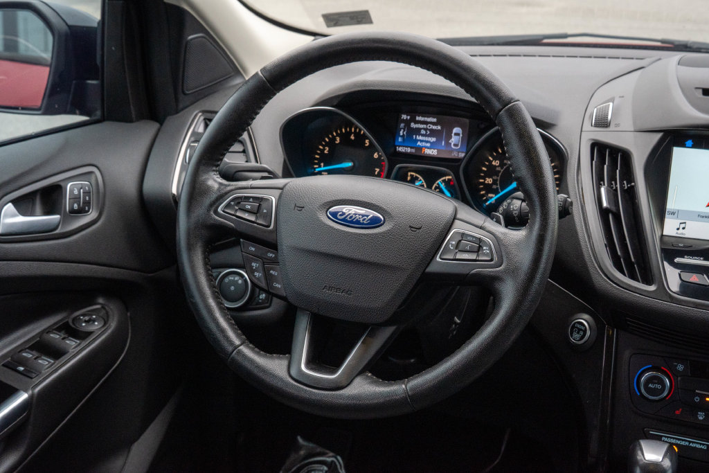 Used 2017 Ford Escape Titanium FWD image 16