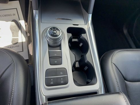 Certified 2022 Ford Explorer Limited RWD image 24
