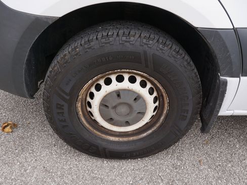 Used 2019 Freightliner Sprinter 170 image 9