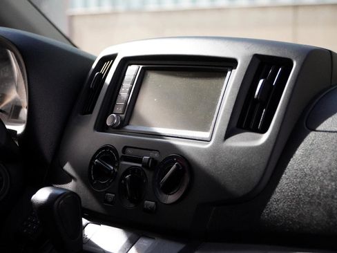 Used 2020 Nissan NV200 SV w/ Sliding Glass Door Package image 28