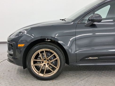 New 2026 Porsche Macan image 22