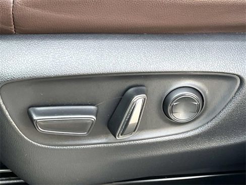 Used 2024 Toyota Land Cruiser image 32