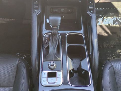 Used 2022 Kia Telluride EX w/ EX Premium Package image 19