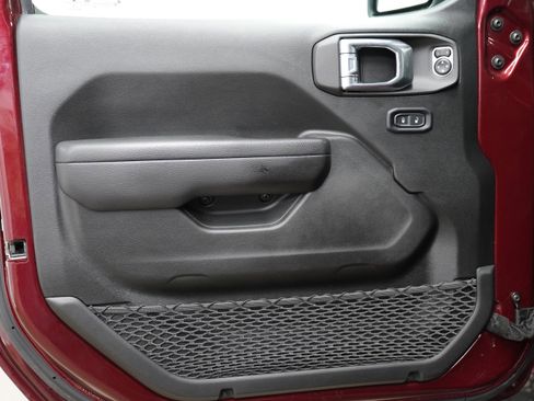 Used 2022 Jeep Gladiator Sport image 16